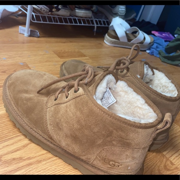 Uggs - Picture 2 of 4